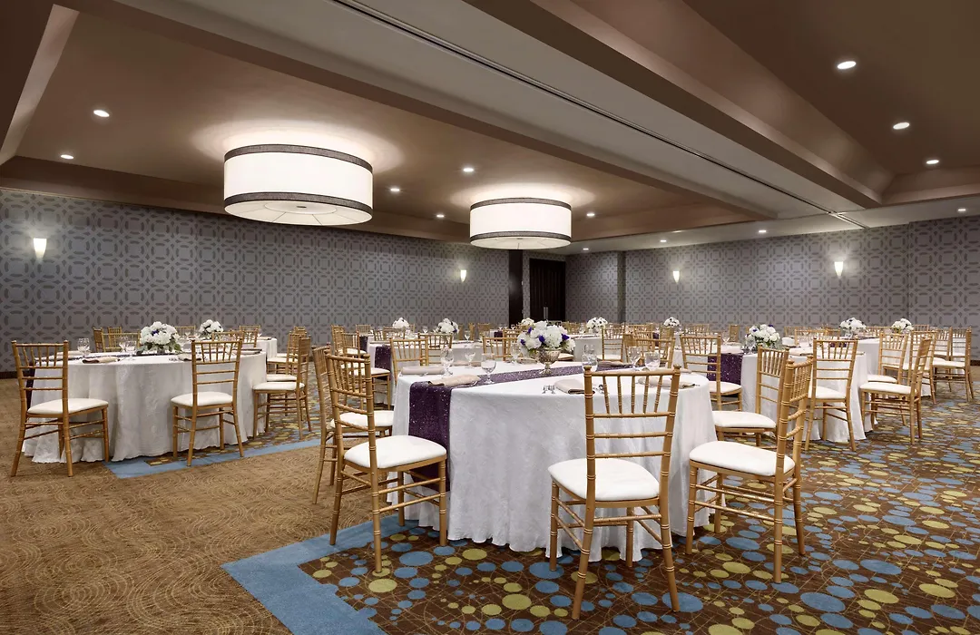 Radisson Hotel Fresno Conference Center-1