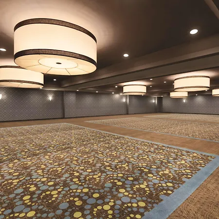 Radisson Hotel Fresno Conference Center-2